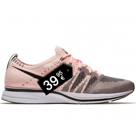 NK Flyknit Trainer Pink and Black